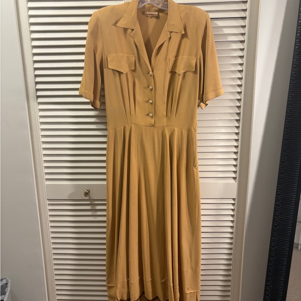 Vintage David Jones Henley Dress - short sleeve mustard yellow pearl buttons